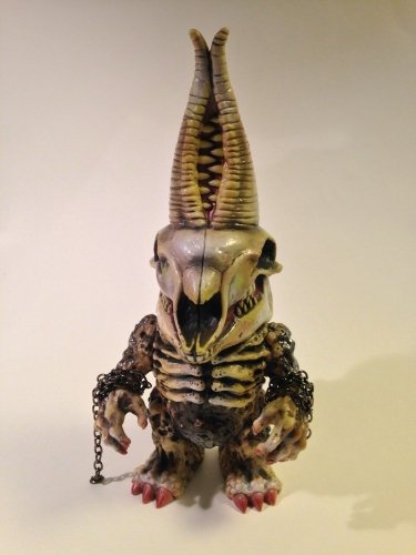 Bone Usir DX figure by Splurrt X Mvh. Front view.