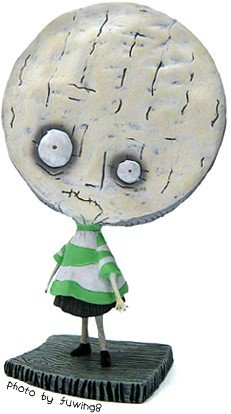 Brie Boy figure by Tim Burton, produced by Dark Horse. Front view.