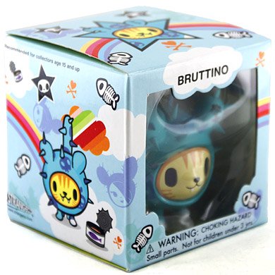 Bruttino figure by Simone Legno (Tokidoki), produced by Strangeco. Packaging.