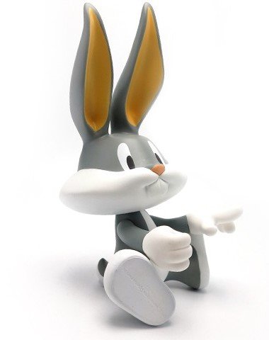 Bugs Bunny - Regular figure by Chuck Jones, produced by Artoyz Originals. Side view.