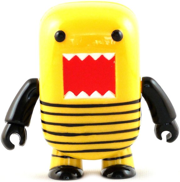 Bumble Bee Domo figure by Dark Horse Comics, produced by Toy2R. Front view.