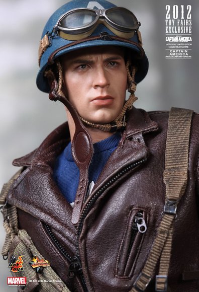 Captain America (Rescue Uniform Version) figure by Yulli, produced by Hot Toys. Detail view.