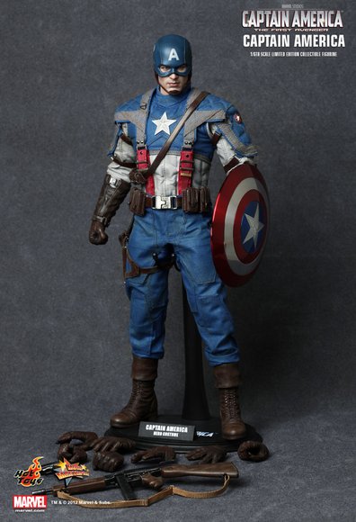 Captain America: The First Avenger figure by Kojun, produced by Hot Toys. Front view.