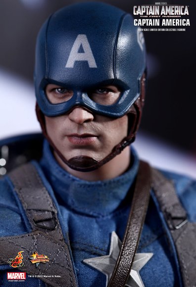 Captain America: The First Avenger figure by Kojun, produced by Hot Toys. Detail view.