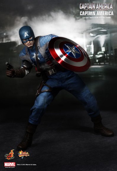 Captain America: The First Avenger figure by Kojun, produced by Hot Toys. Front view.