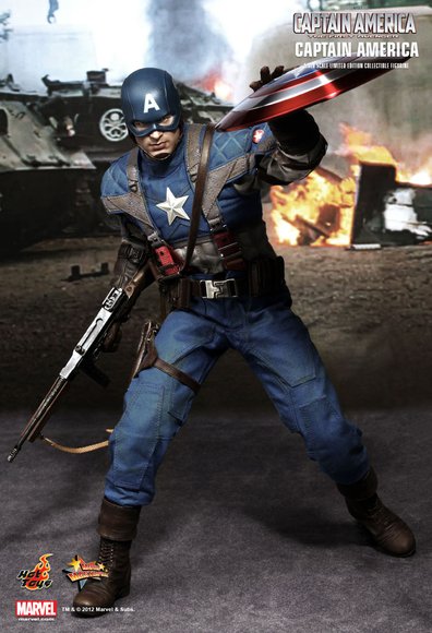 Captain America: The First Avenger figure by Kojun, produced by Hot Toys. Front view.