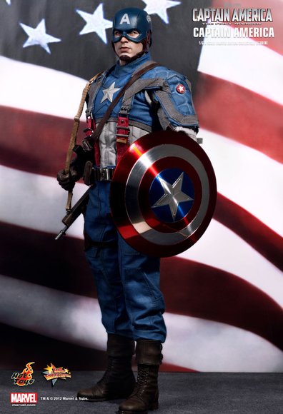 Captain America: The First Avenger figure by Kojun, produced by Hot Toys. Front view.