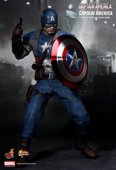 Captain America: The First Avenger figure by Kojun, produced by Hot Toys. Front view.