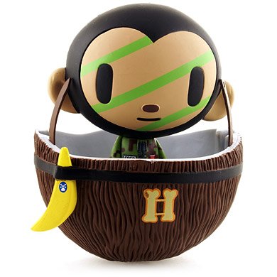 Captain Coco  figure by Simone Legno (Tokidoki), produced by Strangeco. Detail view.