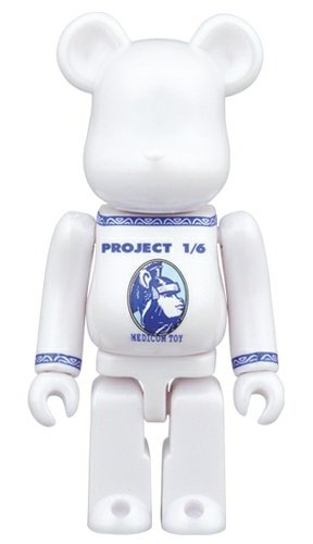 CENTURION BE@RBRICK / WHITE figure, produced by Medicom Toy. Front view.