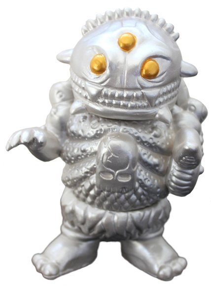 Cheestroyer - Metallic - Silver figure by Bad Teeth Comics X Double Haunt. Front view.