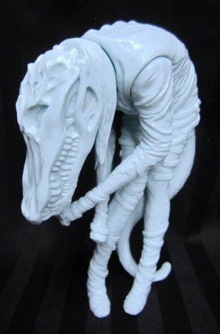 Cococroc - White (Unpainted) figure by Pushead, produced by Cosmo Liquid Garage Toy. Front view.