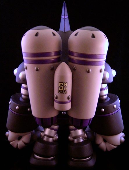 Combat-R Zero - Skunkwerks figure by Robert De Castro, produced by Atomic Mushroom. Back view.