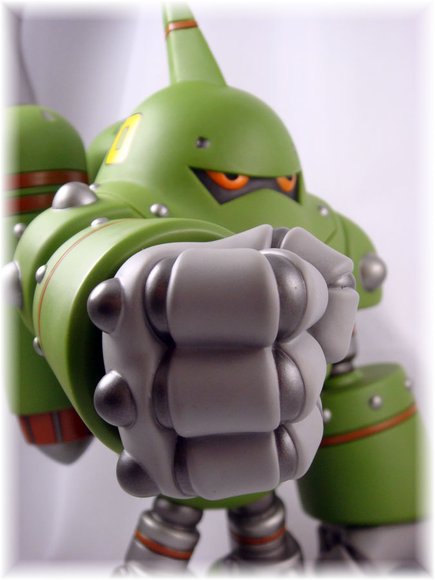 Combat-R Zero Swamp figure by Robert De Castro, produced by Atomic Mushroom. Detail view.