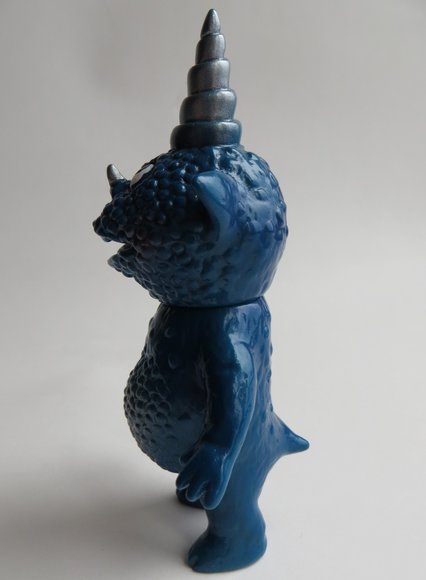 CoroCoro - Blue figure by Zollmen, produced by Zollmen. Side view.