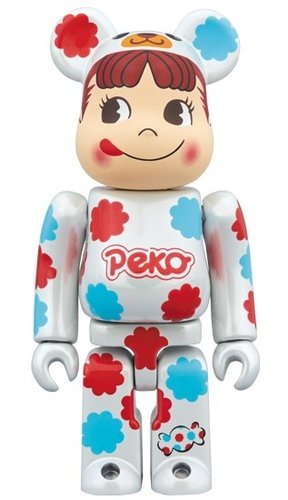 Costumes Peko-chan Milky White Plating BE@RBRICK 100% figure, produced by Medicom Toy. Front view.
