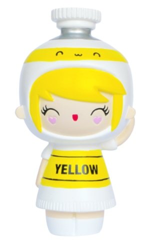 Create Yellow figure by Momiji, produced by Momiji. Front view.
