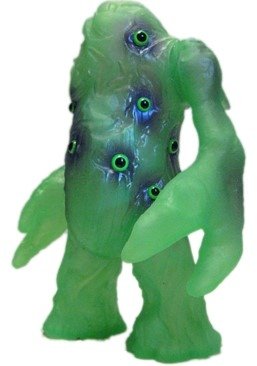 Daigomi - Virus Krunk Green GID figure by Brian Mahony, produced by Guumon. Front view.