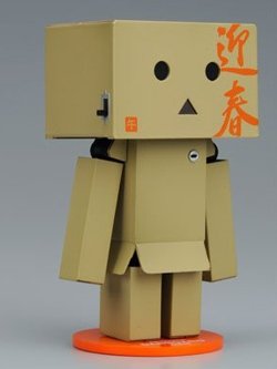 Danboard Mini - New Years 2014 Danbo figure by Enoki Tomohide, produced by Kaiyodo. Front view.