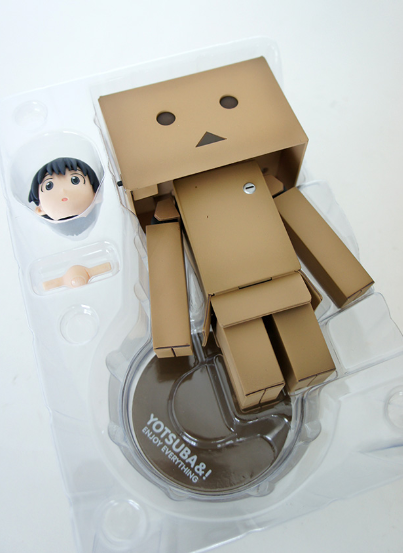 Danboard figure by Enoki Tomohide, produced by Kaiyodo. Front view.