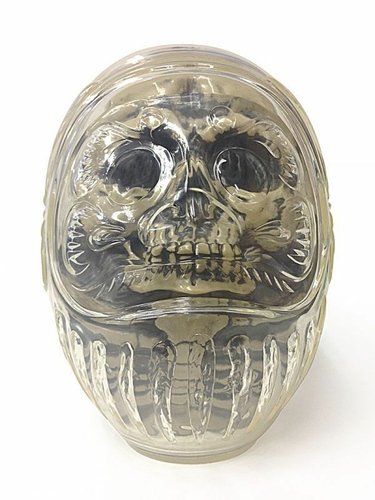 DARUMA SKULL - CLEAR w/ SMOKE GRAY FOSSIL figure by Kazzrock, produced by Secret Base. Front view.