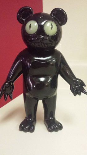 Dero Jigris Wootini Shadow GID Eyes Variant figure by Jermaine Rogers, produced by Strangeco. Front view.