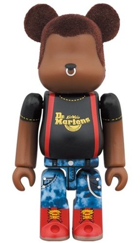 Dr.Martens 60s BE@RBRICK 100% figure, produced by Medicom Toy. Front view.