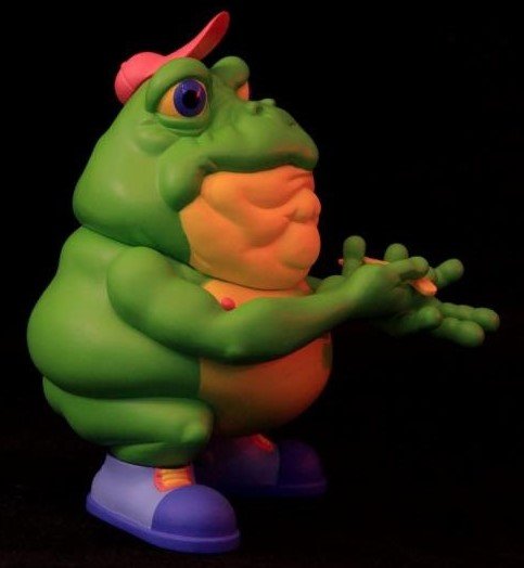 Drug Em KillFrog - The Sugar Smack BullFrog figure by Ron English, produced by Popaganda. Side view.