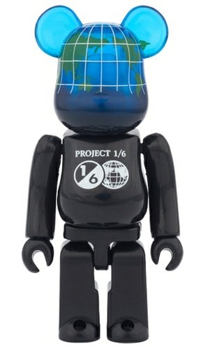 EARTH COSMIC BLACK BE@RBRICK figure, produced by Medicom Toy. Front view.