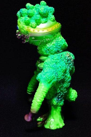 Enban Kaijū Mazā (Disc Monster Mother) 円盤怪獣マザー figure by Exohead, produced by Zollmen. Side view.