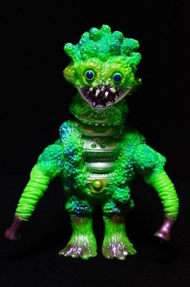 Enban Kaijū Mazā (Disc Monster Mother) 円盤怪獣マザー figure by Exohead, produced by Zollmen. Front view.
