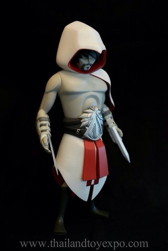 EZIO - Assassin’s Creed figure by Mark Landwehr X Sven Waschk, produced by Coarsetoys. Front view.