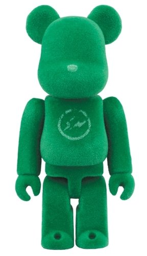 fragment design THE PARK・ING GINZA BE@RBRICK figure, produced by Medicom Toy. Front view.