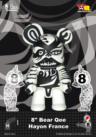 France Black 8 figure by Jaime Hayon, produced by Toy2R. Front view.