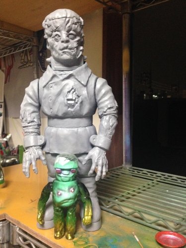 François le Grand green prototype figure by Grody Shogun, produced by Lulubell Toys. Front view.