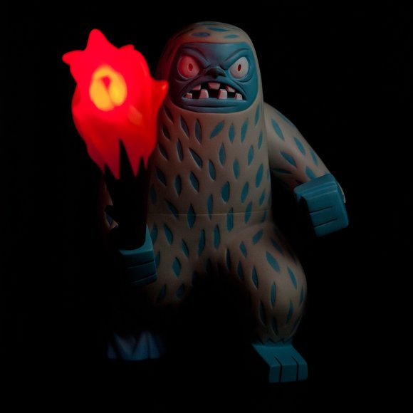 Big Yeti figure by Tim Biskup, produced by Ningyoushi. Front view.