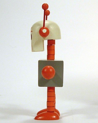 Gama-Go Deathbot figure by Tim Biskup, produced by Ningyoushi. Side view.