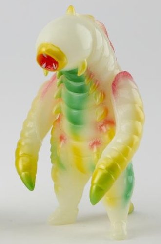 GID Death Worm (デスワーム) figure, produced by Iwa Japan. Front view.