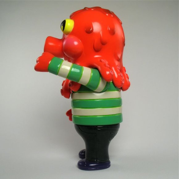 Globby figure by Kiyoka Ikeda. Side view.