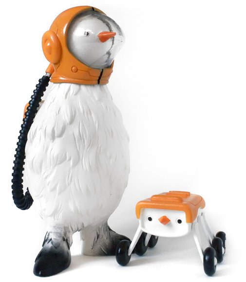 Godot Cosmonaut figure by Sergey Safonov. Front view.