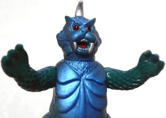 Gomess figure by Tsuburaya Productions, produced by Bandai. Detail view.