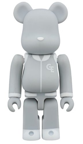 GOODENOUGH Classics BE@RBRICK 100% GRAY figure, produced by Medicom Toy. Front view.