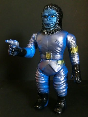 Gorilla Alien figure, produced by Marmit. Front view.