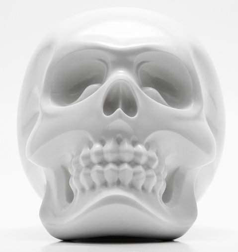 Hasadhu Shingon Skull - White figure by Usugrow, produced by Secret Base. Front view.