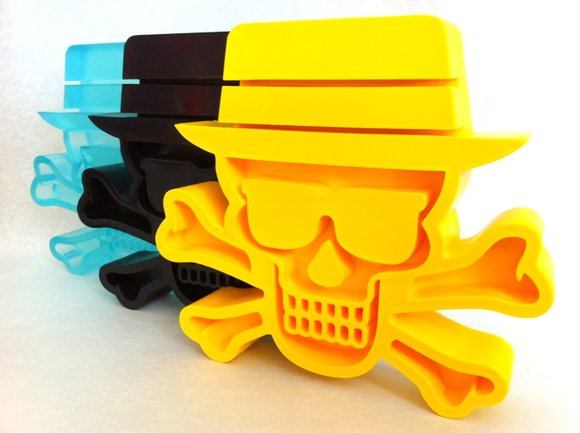 Heisenberg Skull & Bones - Blue Sky figure by Tristan Eaton, produced by Pretty In Plastic. Front view.