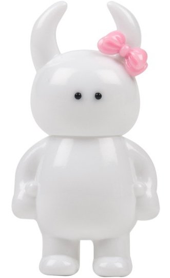 Hello Uamou figure by Ayako Takagi, produced by Uamou. Front view.