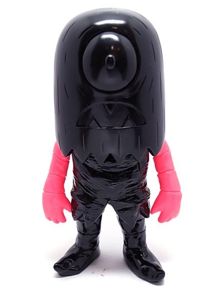Helper T9G ver. figure by T9G X Tim Biskup, produced by Intheyellow. Front view.