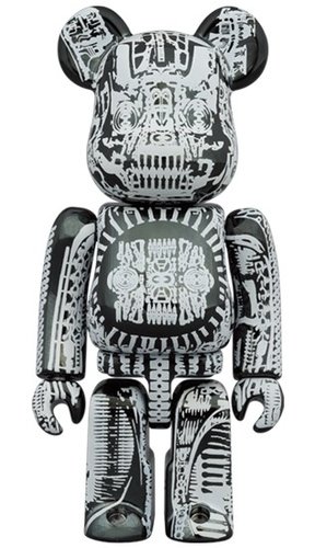 H.R.GIGER BLACK CHROME Ver. BE@RBRICK 100% figure, produced by Medicom Toy. Front view.