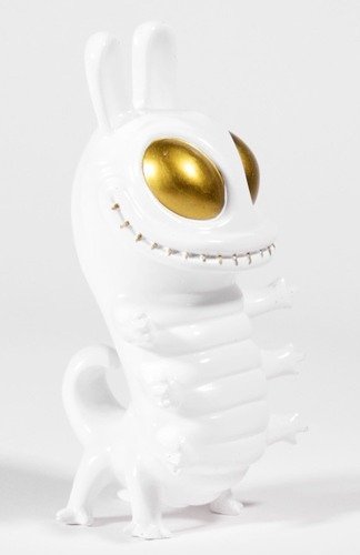 Hug the Killer - Empire Edition - White figure by Nikopicto. Front view.