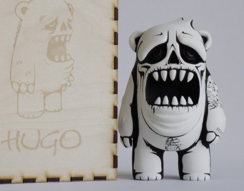 Hugo Bear - JPK Custom figure by Jon-Paul Kaiser, produced by Creo Design. Front view.
